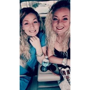 Meet your Posher, Lea